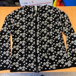 Neve women’s XL 100% wool full zip hooded sweater. Black/white flower design.